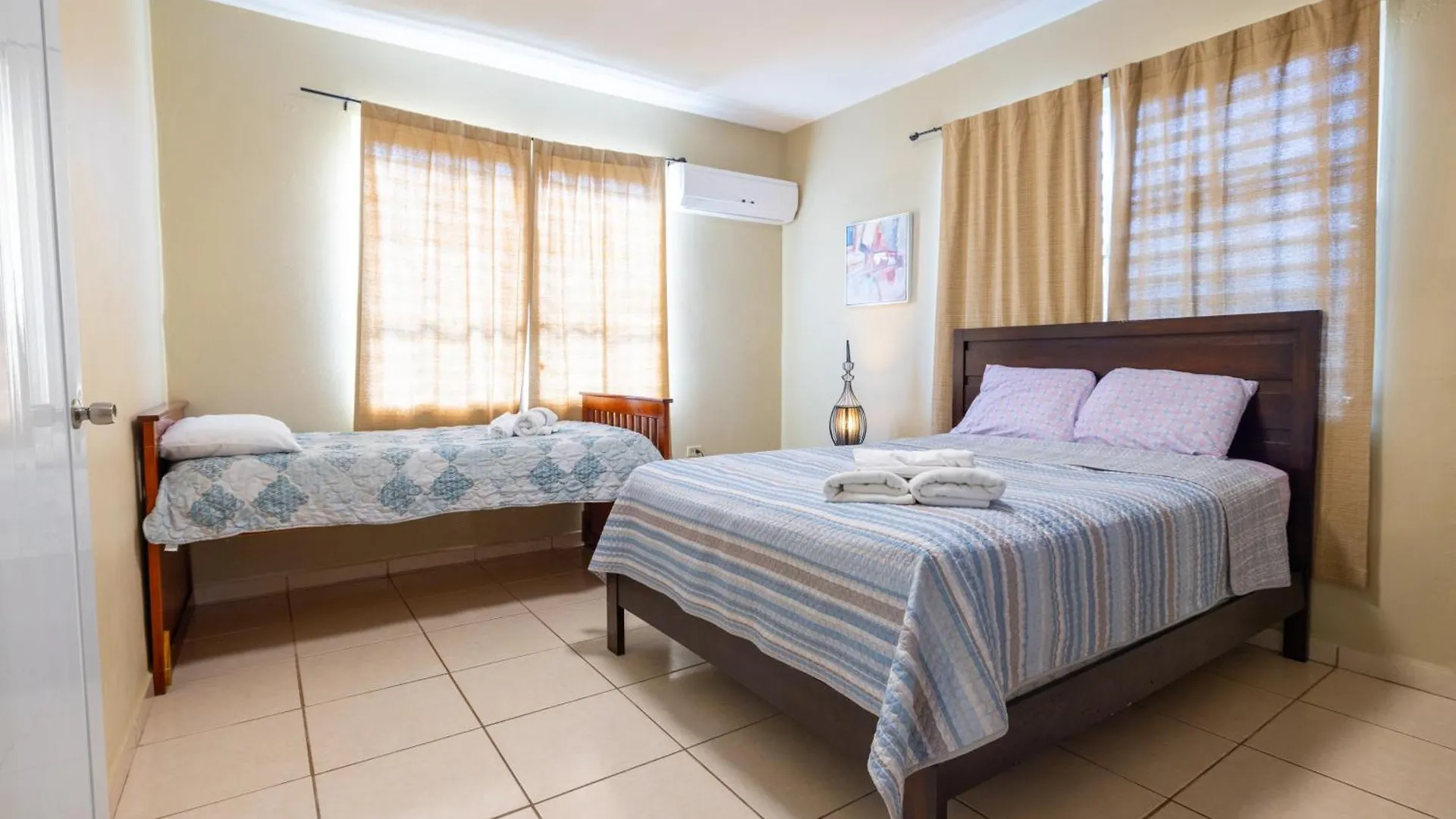 Colinas Del Atlantico Vacational House 2Nd Floor Apartment Isabela Puerto Rico