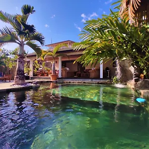 tahiti-waterfall-villa.frenchpolynesia-hotels.com/