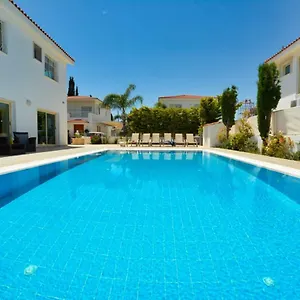 blue-sea-villa.protaras-cy-hotels.com/